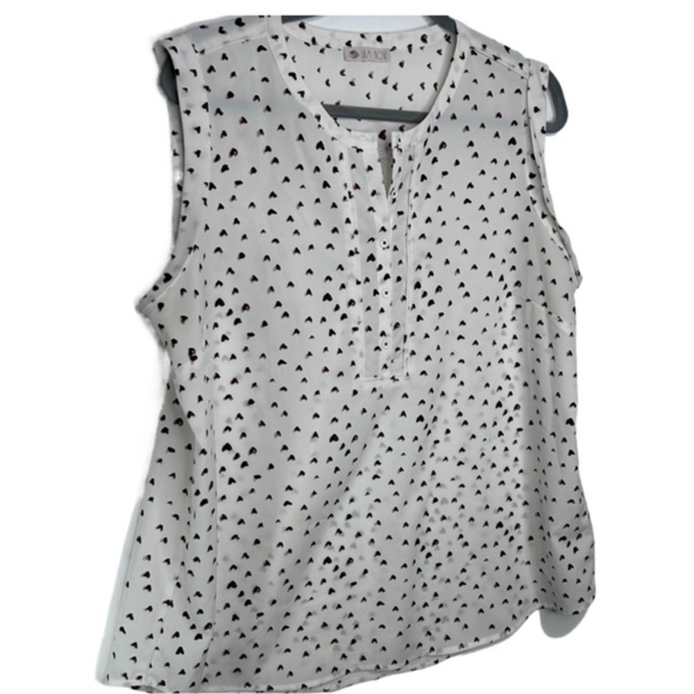 Lila Rose Sleeveless top L